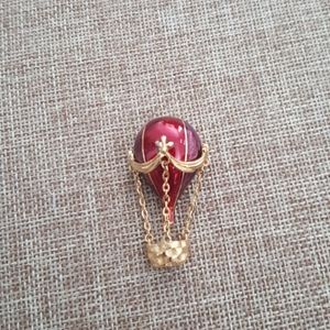 Joan Rivers balloon and basket brooch